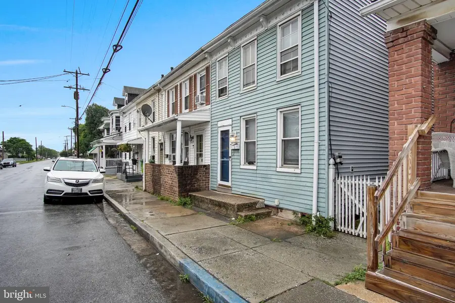 951 E King St, York, PA 17403 - #3