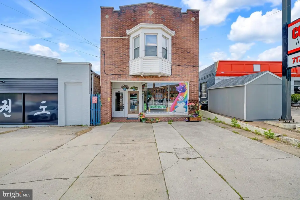 318 Carlisle St, Hanover, PA 17331 - #1