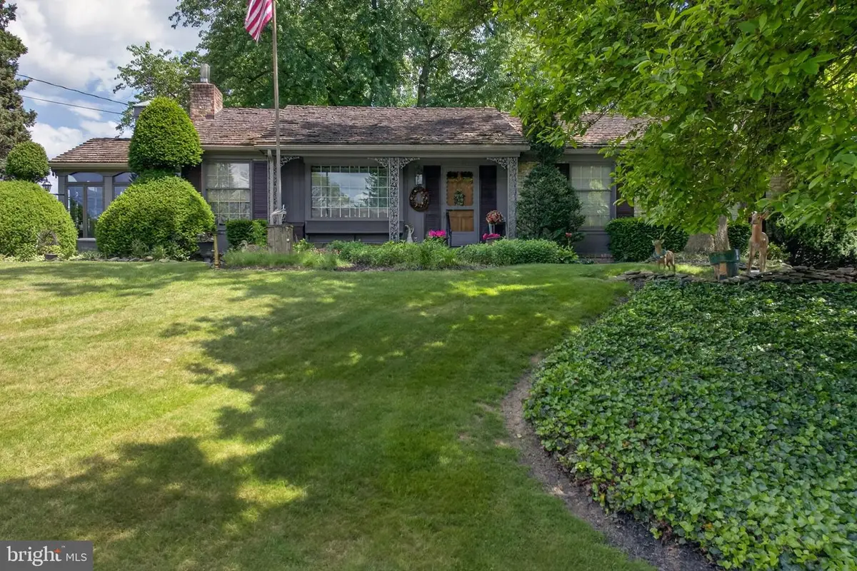 4190 Wolfs Church Rd, York, PA 17408 - #1