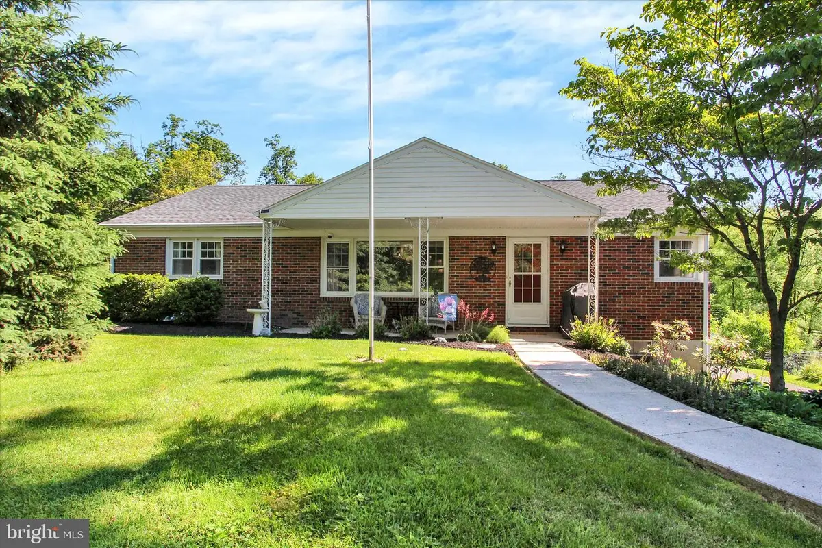 7890 Gnatstown Rd, Hanover, PA 17331 - #1