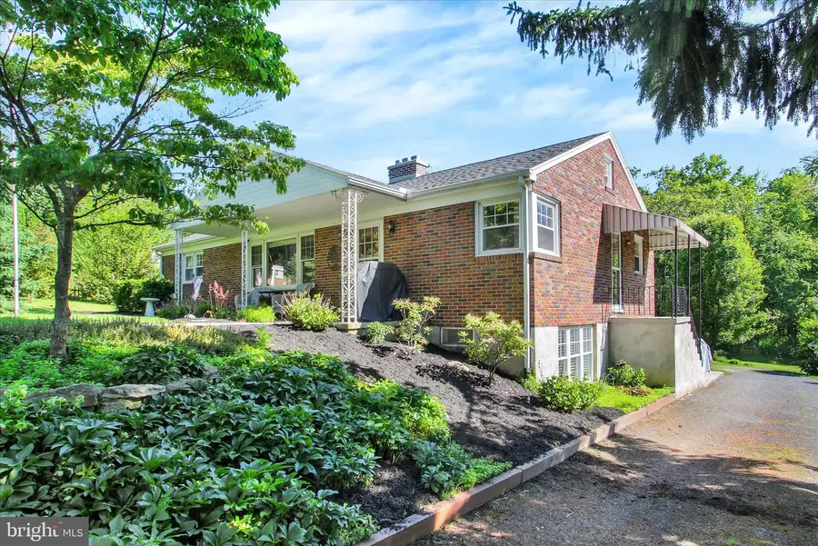 7890 Gnatstown Rd, Hanover, PA 17331 - #2