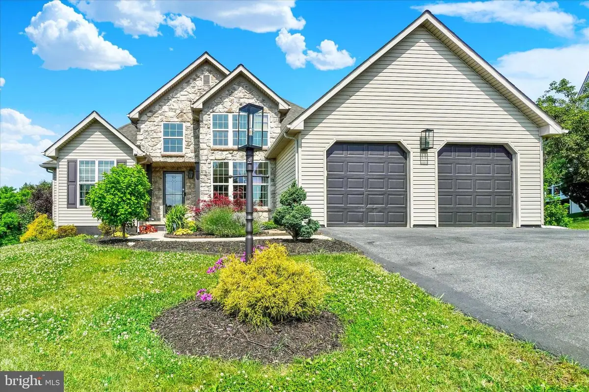 558 Monarch Dr, York, PA 17403 - #1