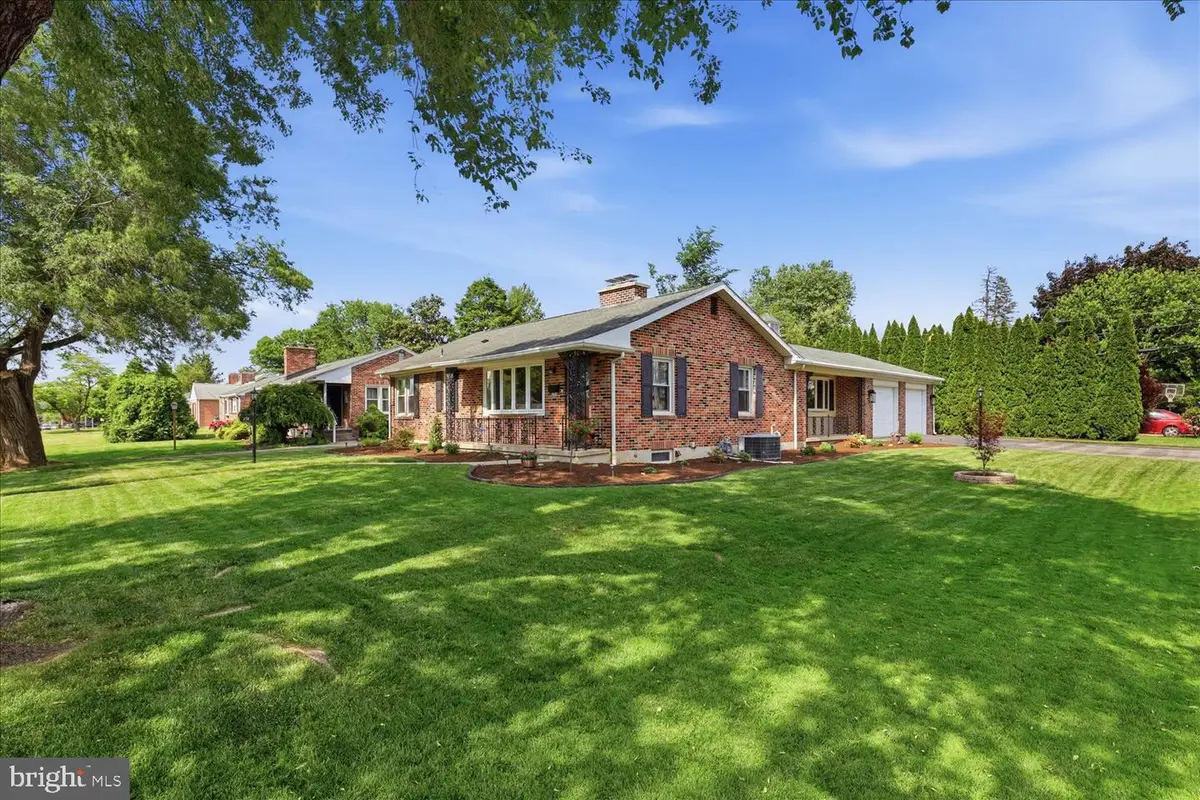 251 S Vernon St, York, PA 17402 - #1