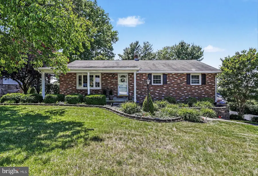 150 Maylyn Ave, Dallastown, PA 17313 - #2