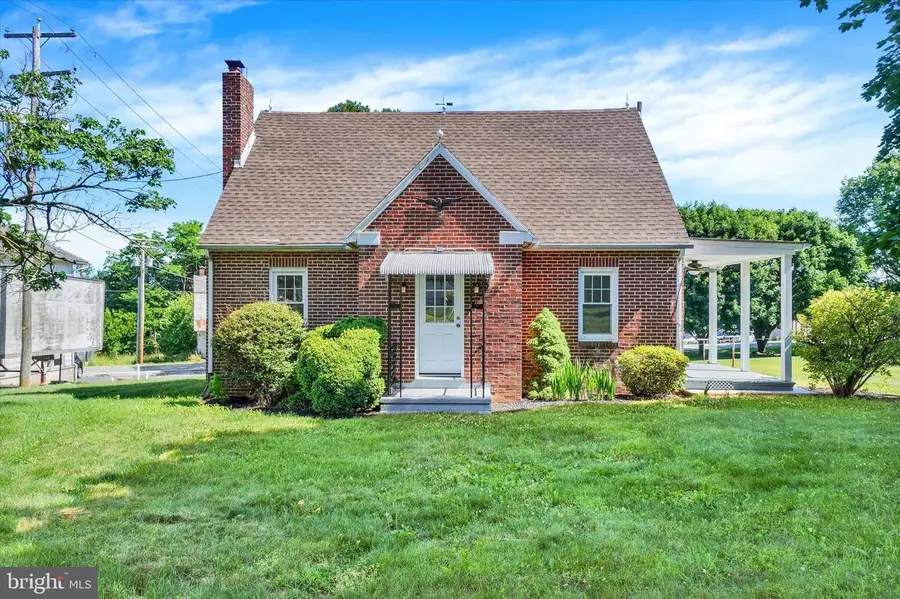 1527 Main St, New Park, PA 17352 - #2