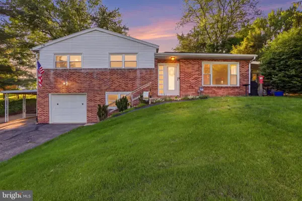 1901 Oakley Dr, YORK, PA 17408