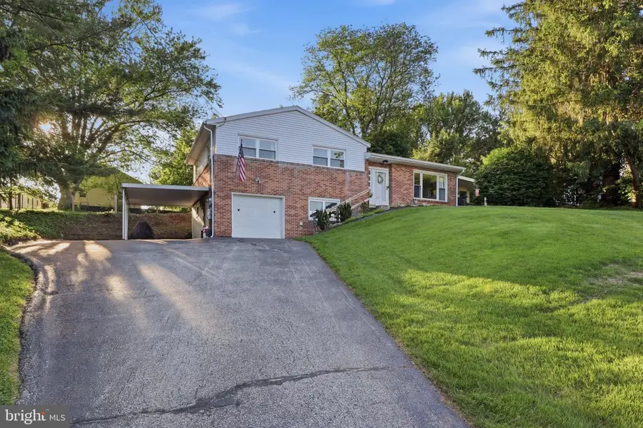 1901 Oakley Dr, York, PA 17408 - #3
