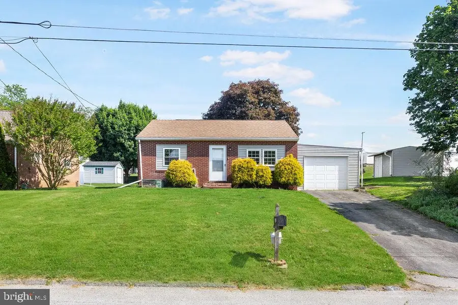311 E Lancaster St, Red Lion, PA 17356 - #2