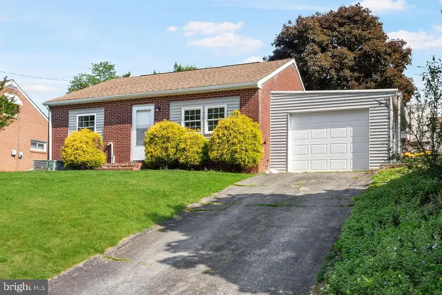 311 E Lancaster St, Red Lion, PA 17356 - #3