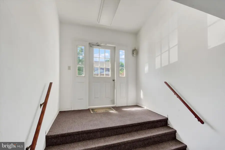 443 Springbrook Ct, Hanover, PA 17331 - #2