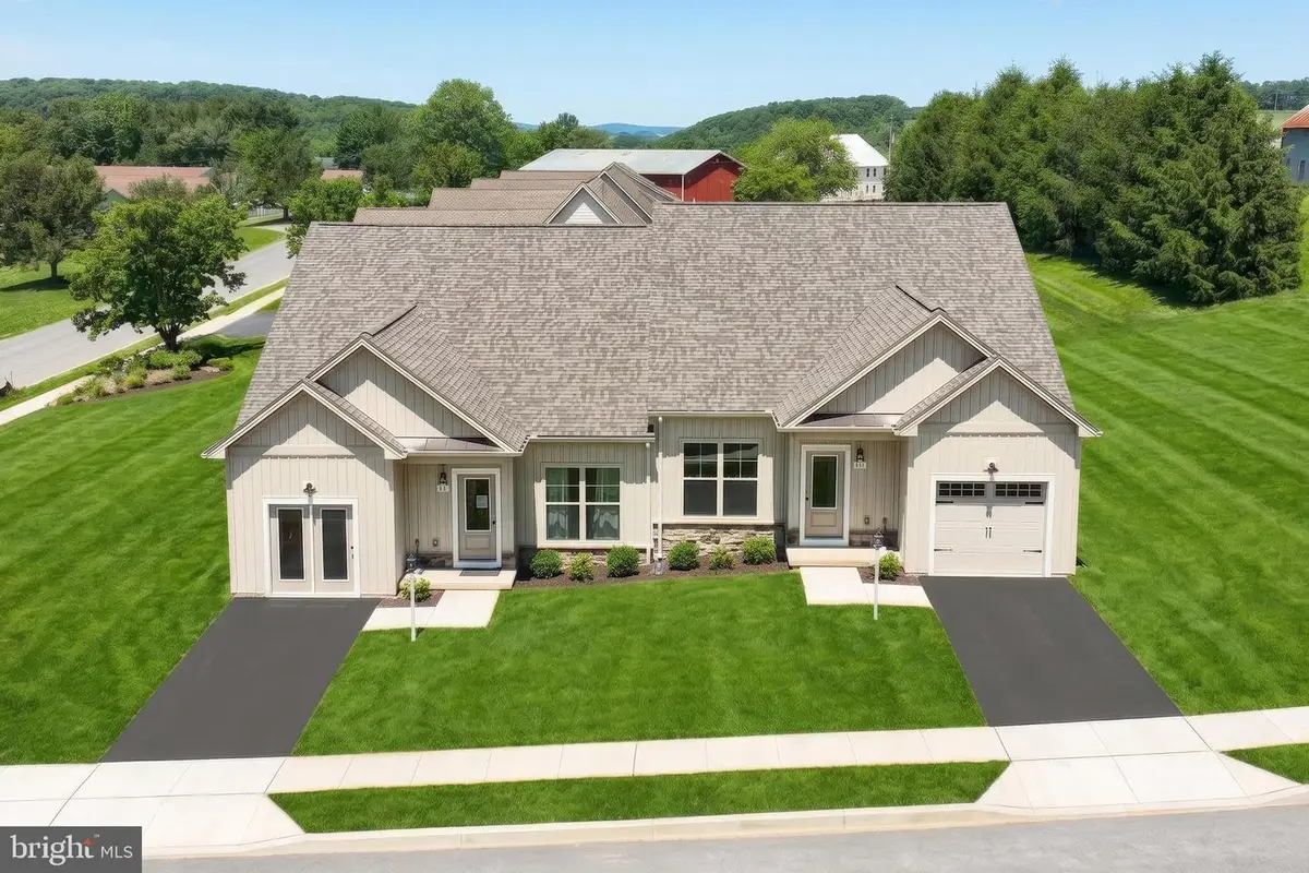 129 Heather Glen Dr, Red Lion, PA 17356 - #1