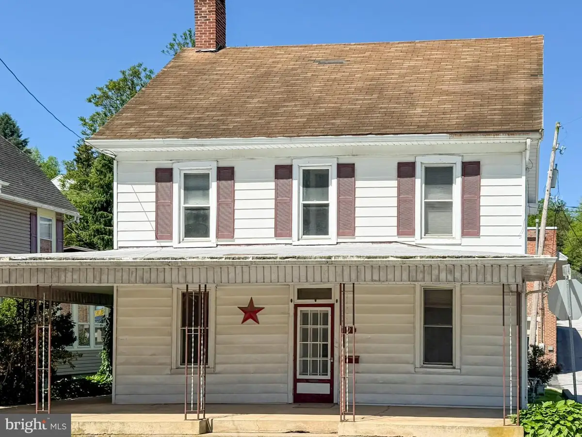 9 Manchester St, Glen Rock, PA 17327 - #1