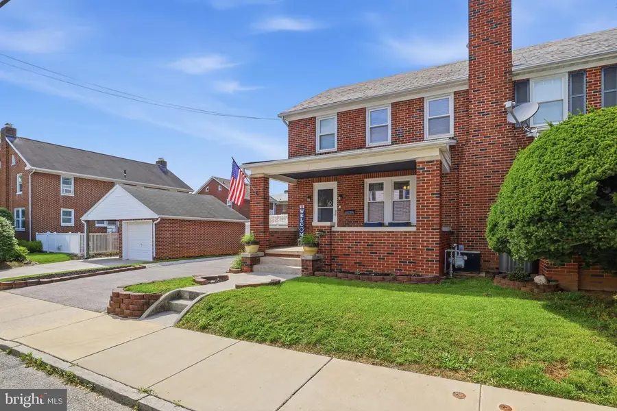 309 W Walnut St, Hanover, PA 17331 - #3