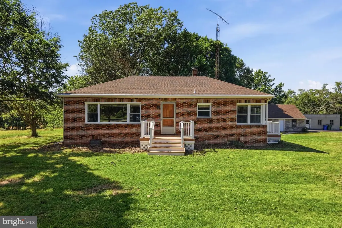 3560 Raintree Rd, York, PA 17404 - #1