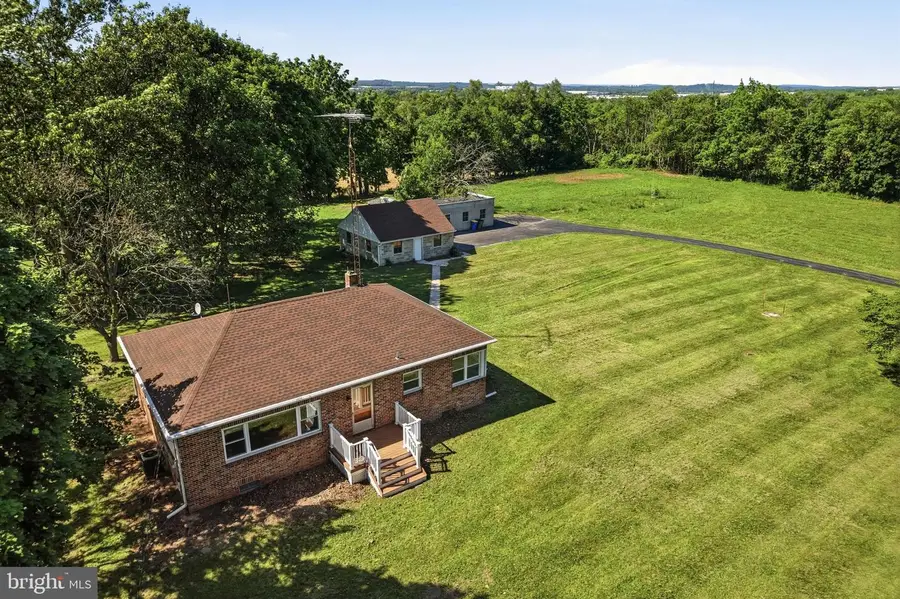 3560 Raintree Rd, York, PA 17404 - #3