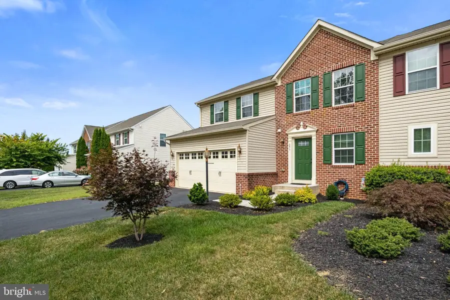 856 Countryside Rd, Seven Valleys, PA 17360 - #2