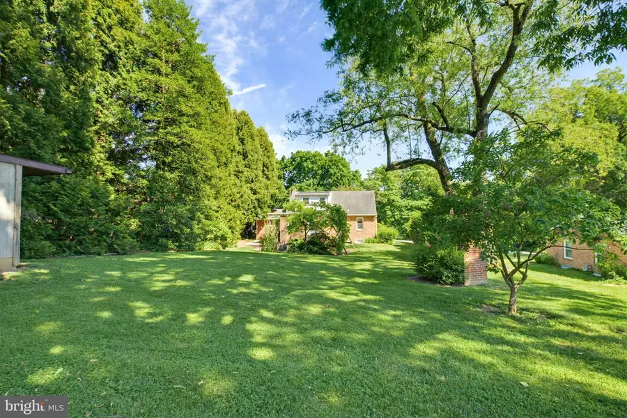459 Waters Rd, York, PA 17403 - #2