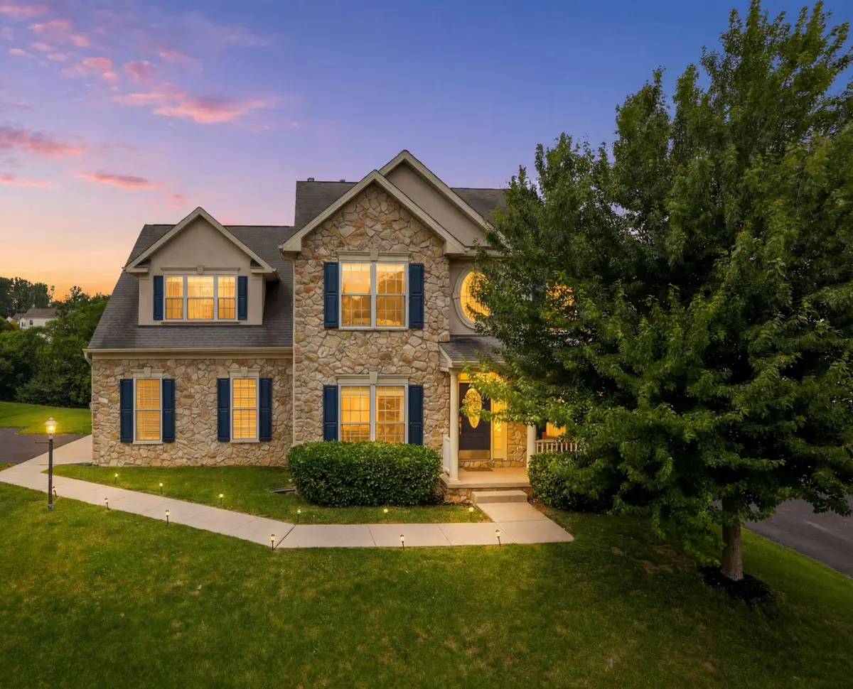 1042 Silver Maple Cir, Seven Valleys, PA 17360 - #1