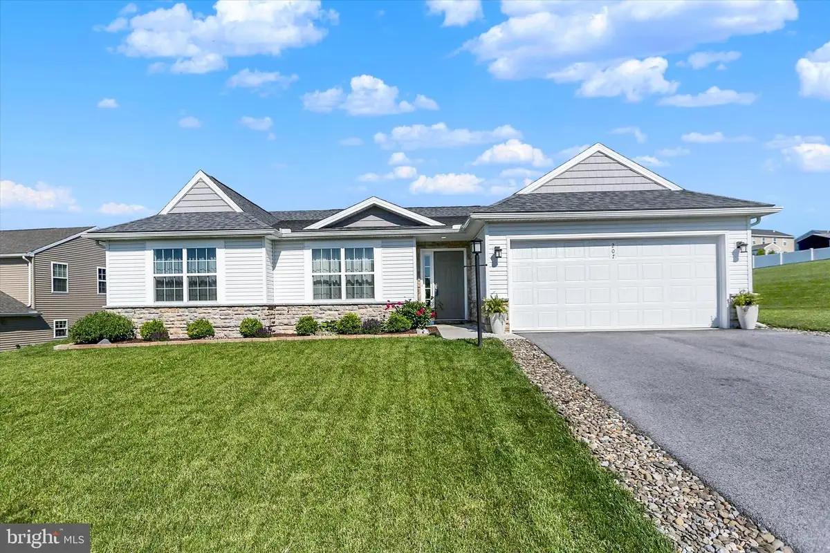 207 Eagle Rd, Dillsburg, PA 17019 - #1