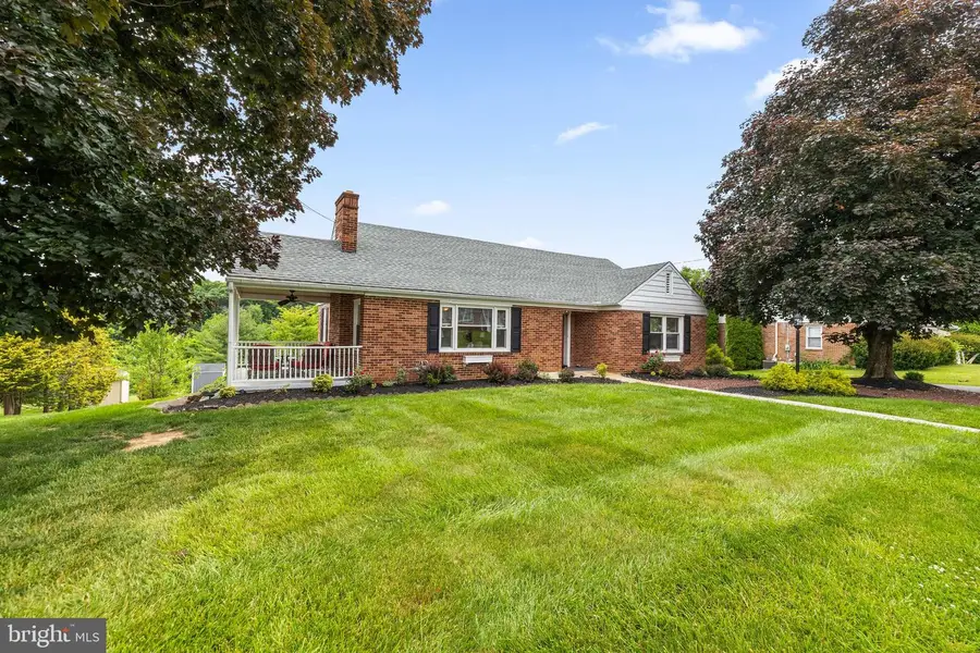 15 Pine St, Jacobus, PA 17407 - #2