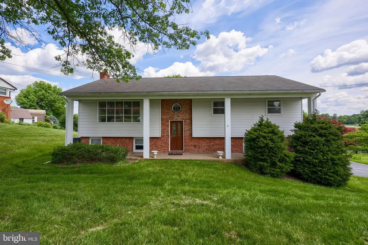 213 S Franklin St, Red Lion, PA 17356 - #1