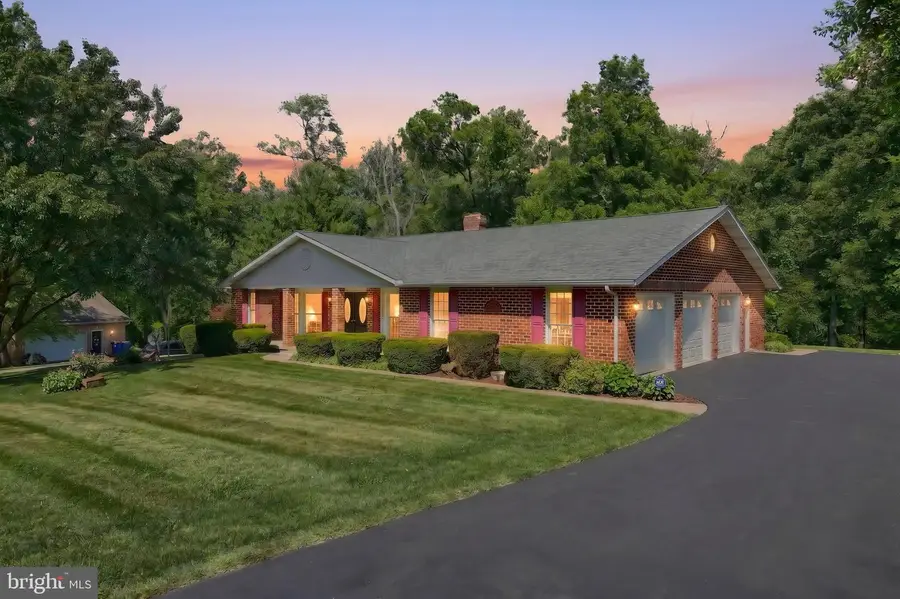 3617 Cimmeron Rd, York, PA 17402 - #2