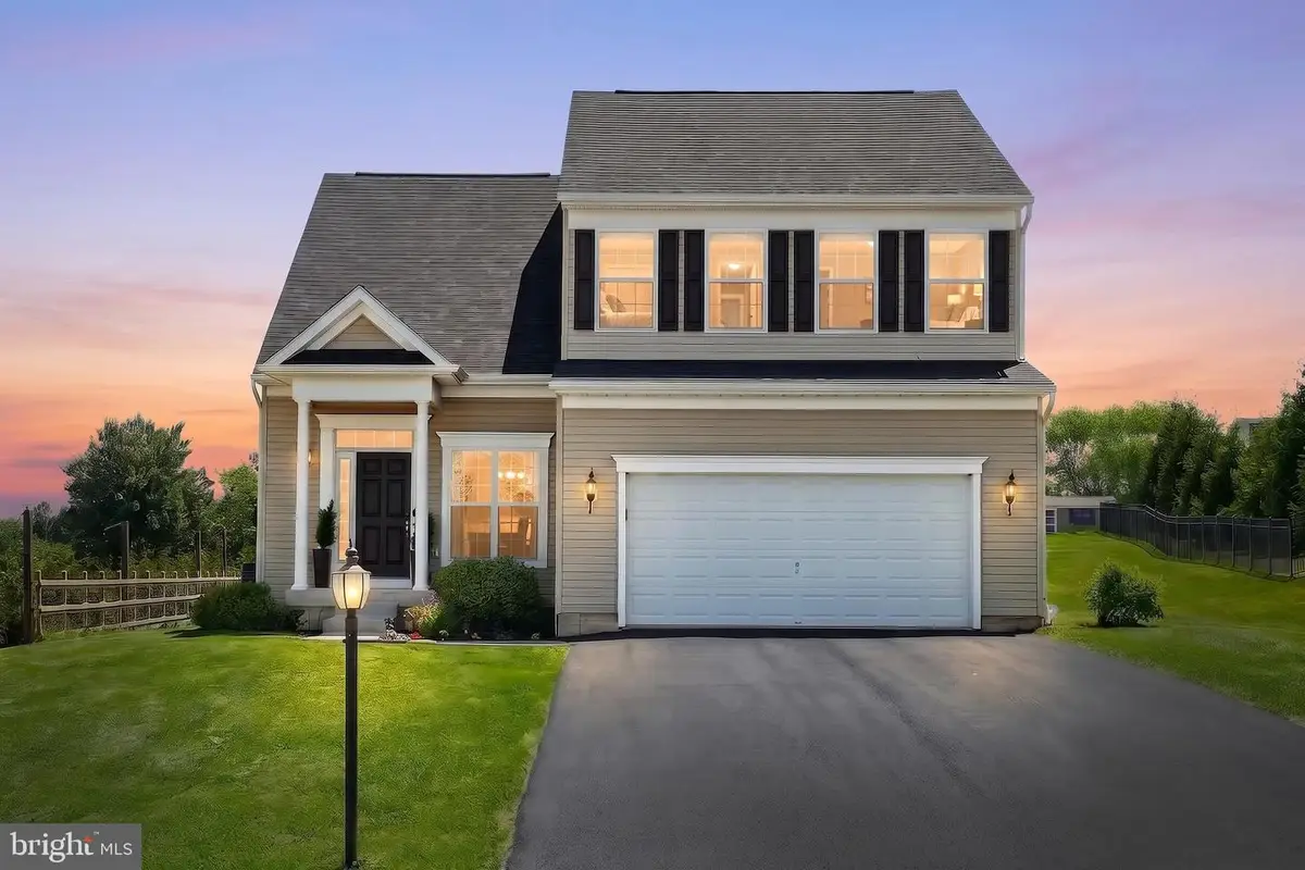 2322 Water Garden Dr, Hanover, PA 17331 - #1