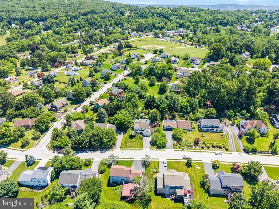 660 Woodside Rd, York, PA 17406 - #3