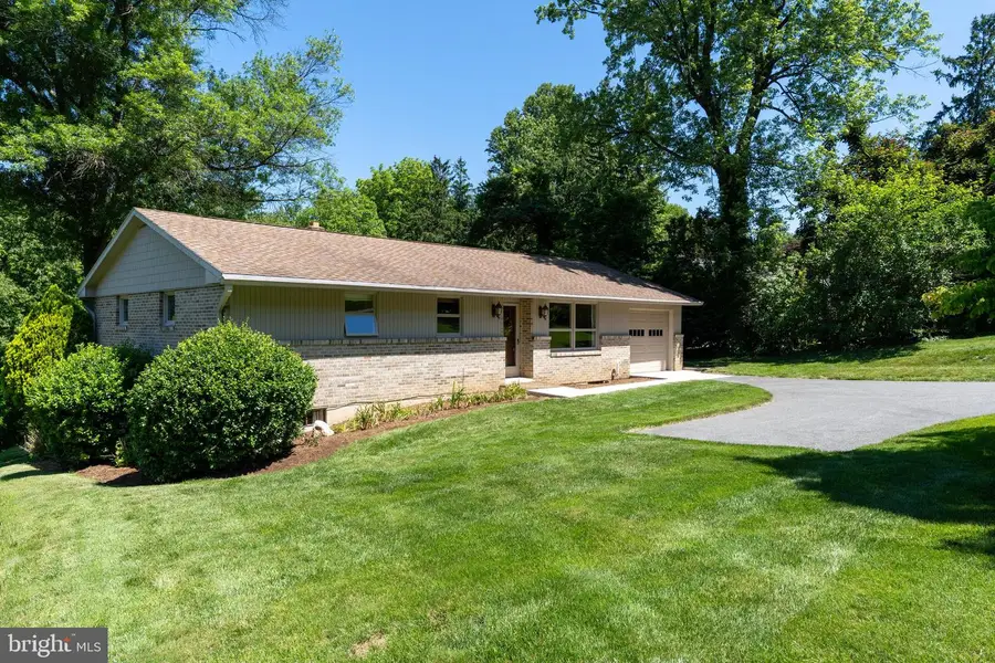 4156 Wilshire Dr, York, PA 17402 - #2