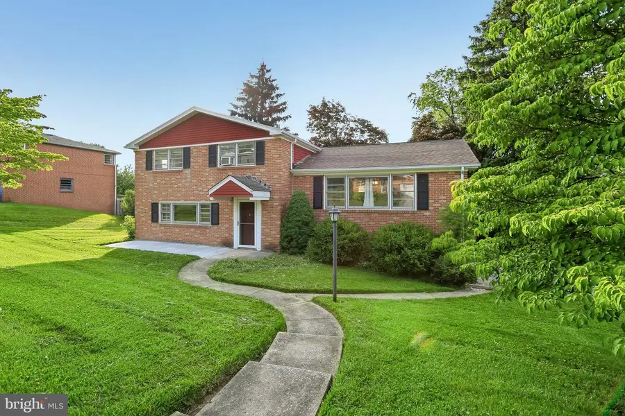 2595 Eastwood Dr, York, PA 17402 - #3