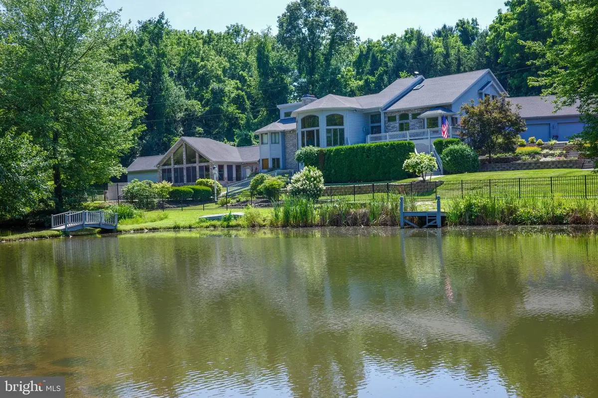 3020 Pond Dr, York, PA 17402 - #1