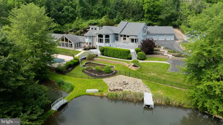 3020 Pond Dr, York, PA 17402 - #2