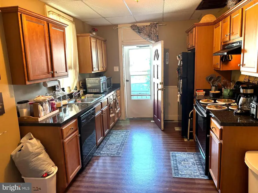 907 W Poplar St, York, PA 17403 - #3