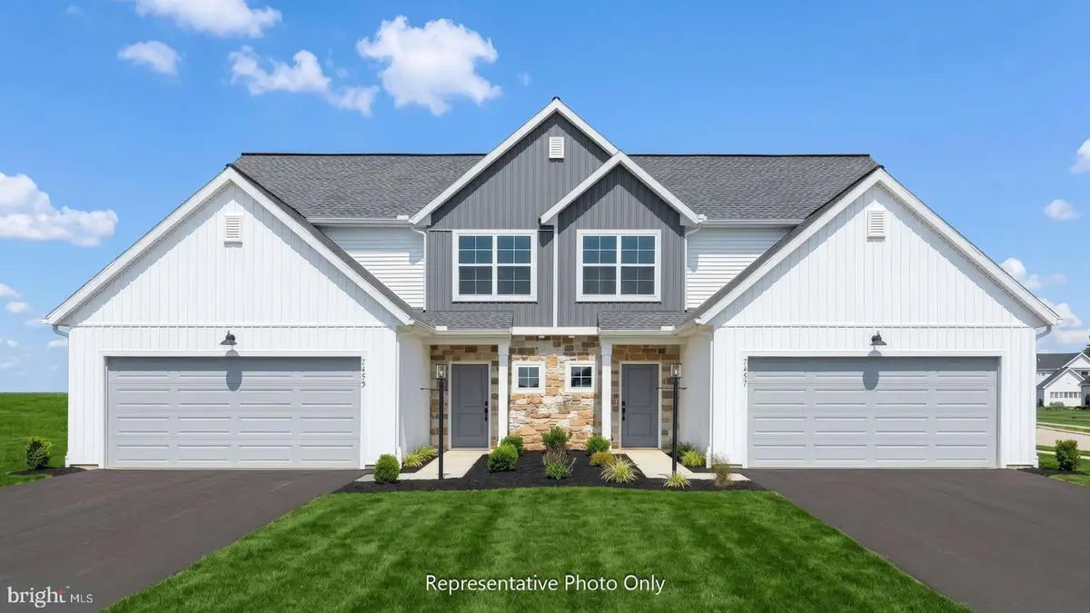 7487 Saint Patrick Ct, Abbottstown, PA 17301 - #1