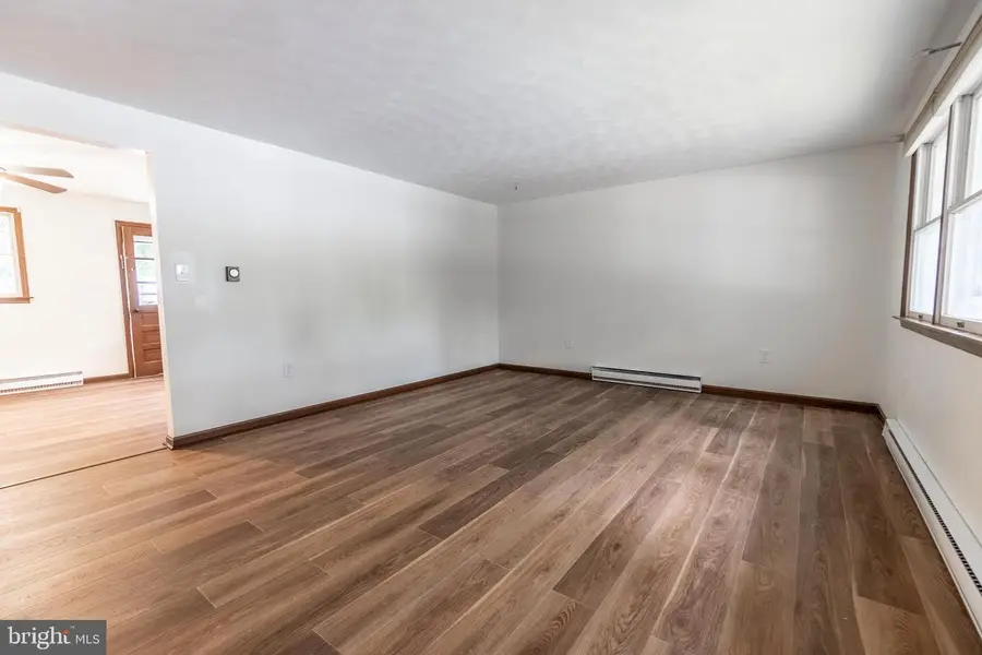 575 Grant Dr, Hanover, PA 17331 - #2
