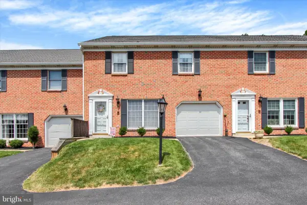 1697 Wyntre Brooke Dr, YORK, PA 17403