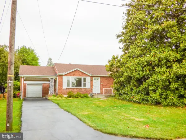 2308 Pleasant View Dr, YORK, PA 17406