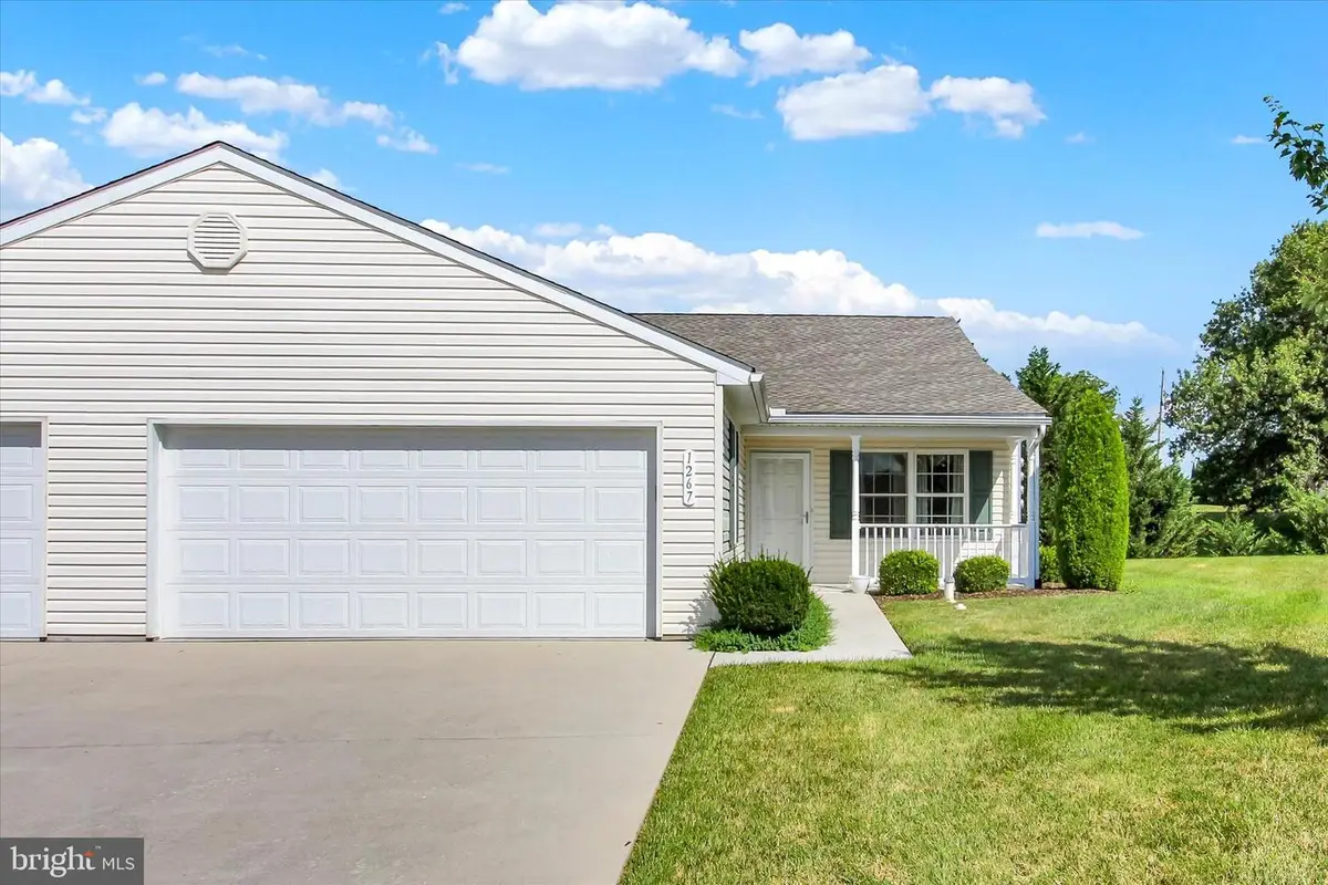 1267 Village Dr, Spring Grove, PA 17362 - #1