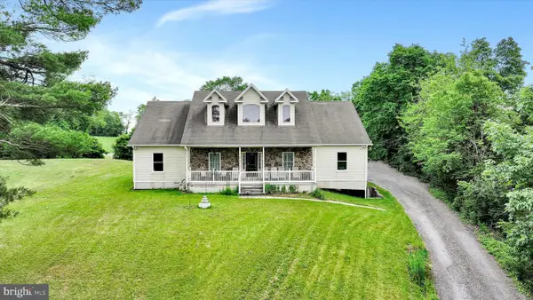 820 Heck Hill Rd, LEWISBERRY, PA 17339