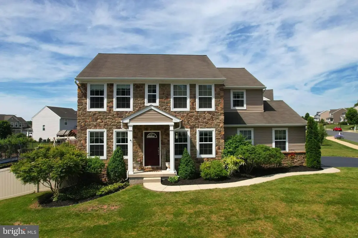 304 Braddock Dr, Etters, PA 17319 - #1