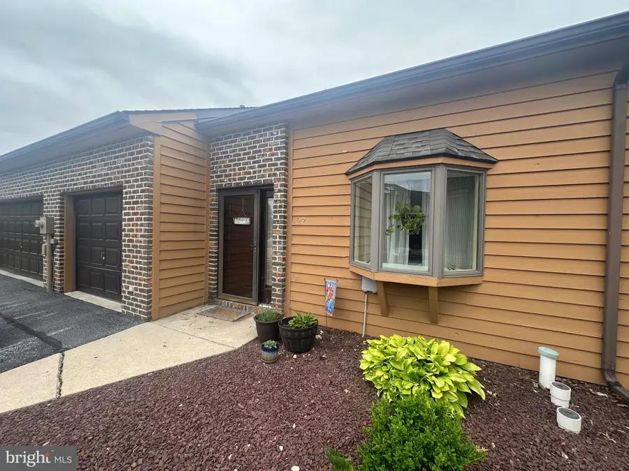 27 Westview Mnr Mnr #27, York, PA 17408 - #3