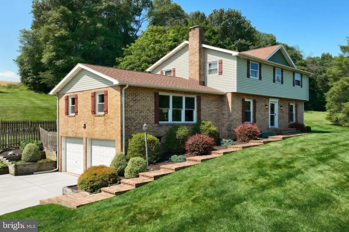 715 Meadowview Dr, Red Lion, PA 17356 - #1