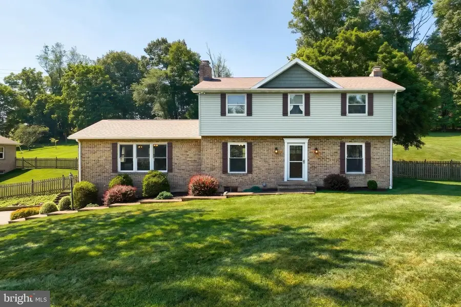 715 Meadowview Dr, Red Lion, PA 17356 - #2