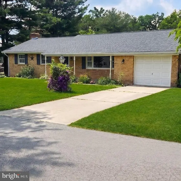 1607 Art Dr, Hanover, PA 17331 - #1