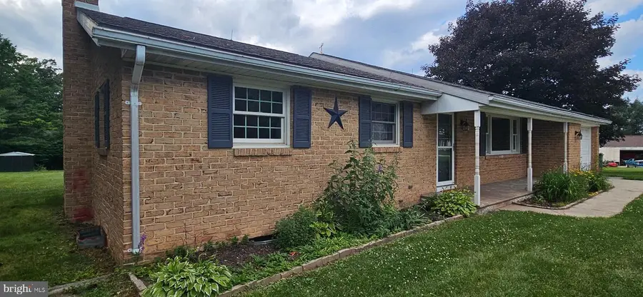 1607 Art Dr, Hanover, PA 17331 - #2