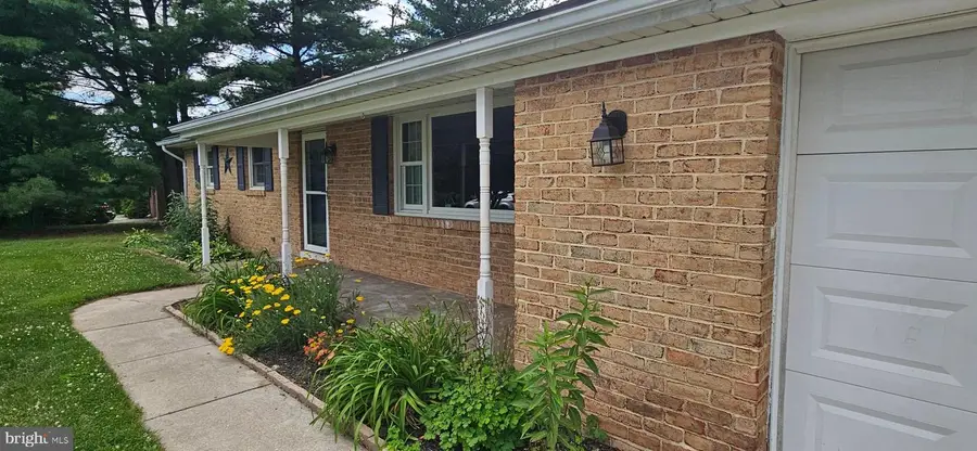 1607 Art Dr, Hanover, PA 17331 - #3