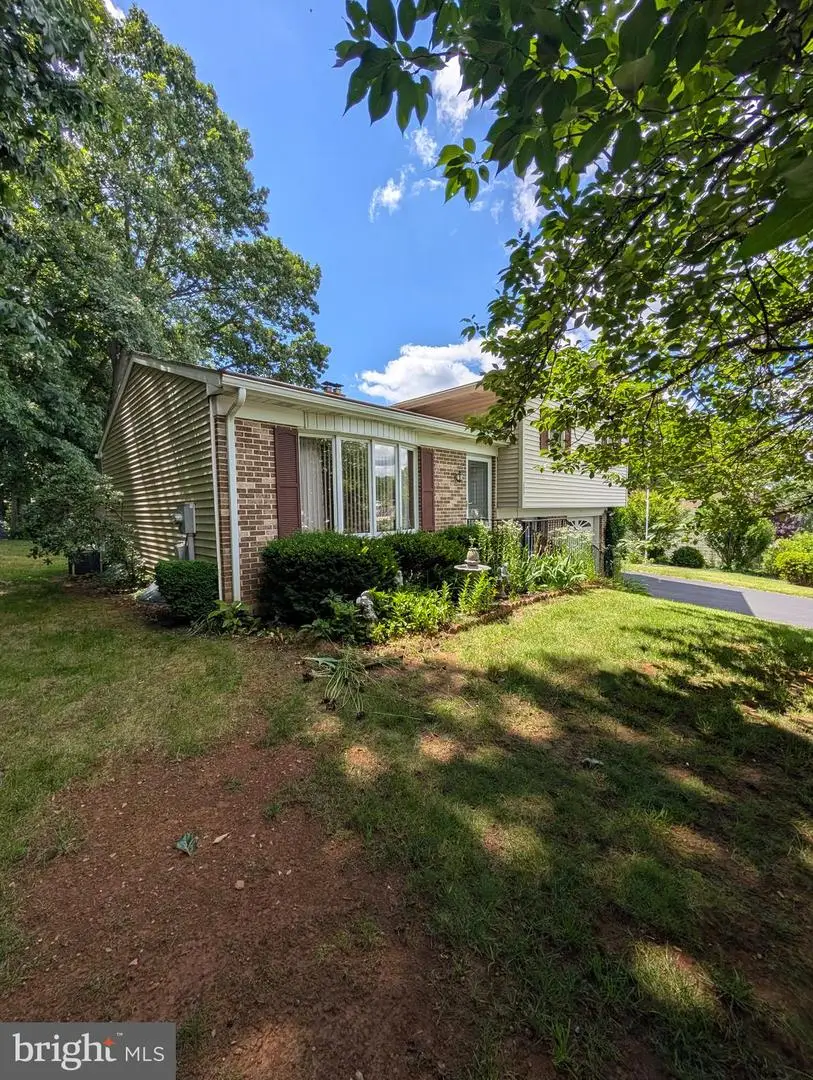 389 Oakwood Dr, Seven Valleys, PA 17360 - #1