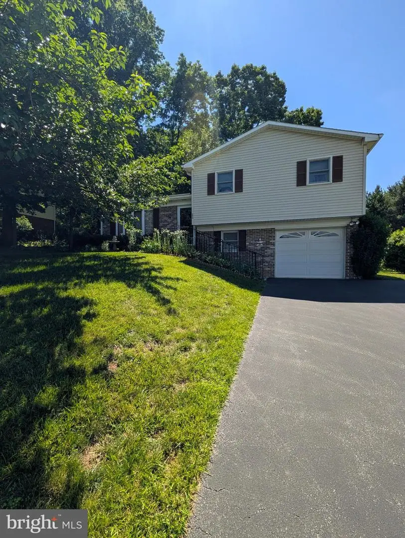 389 Oakwood Dr, Seven Valleys, PA 17360 - #2