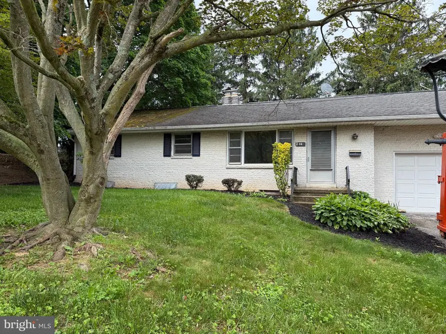 34 Woodland Dr, York, PA 17407 - #2