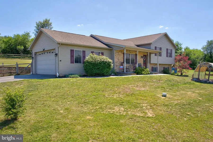 225 N Grant Rd, Thomasville, PA 17364 - #2